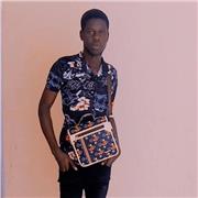 Je suis disponible à aider les professeurs à dispenser les cours mais aussi dans la correction des devoirs